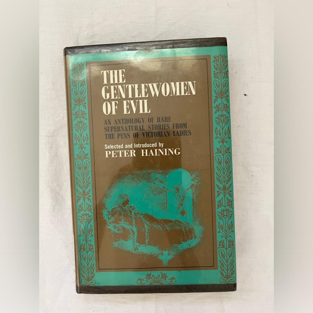 BOOK 📚 The Gentlewomen Of Evil by Peter Haining horror